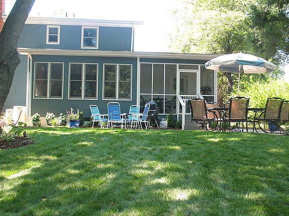2nd image of 105 Lee Dr