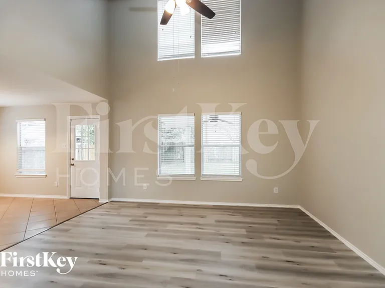12218 Sunlight Peak Ln — Photo 3