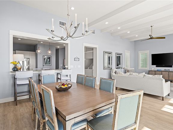 4th image of 648 Kings Crown Ln