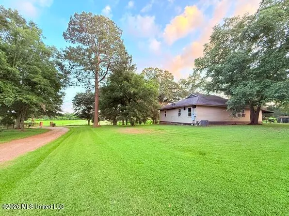 25 Wes Dillon Rd, Tylertown, MS 39667