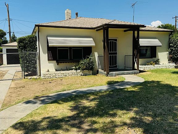 3rd image of 2828 N Sierra Way
