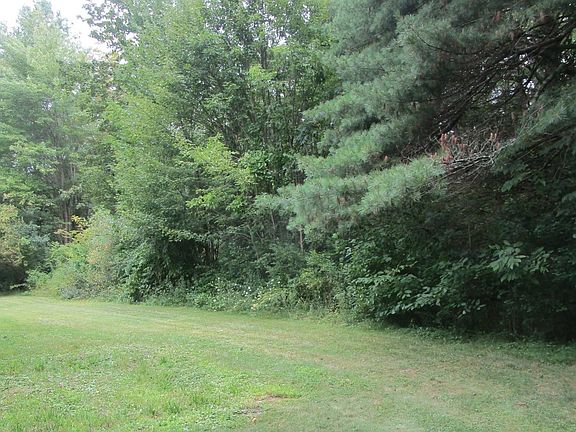 4th image of 49 Wire Village Rd