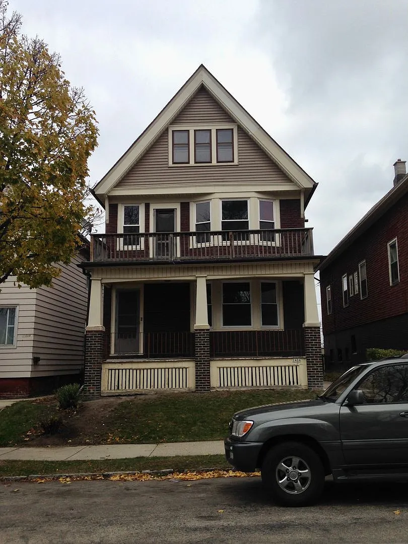 2404 N Dousman St — Photo 3