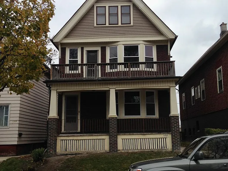 2404 N Dousman St — Photo 3