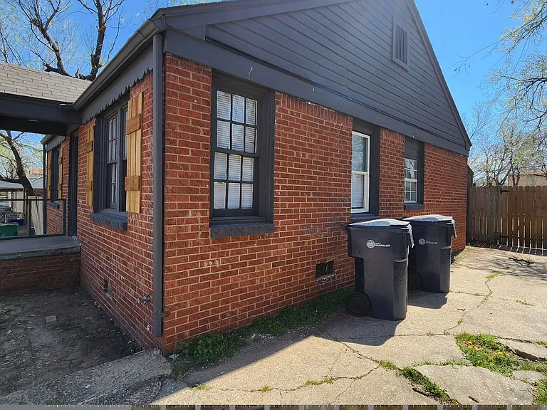2136 NW 32nd St — Photo 15