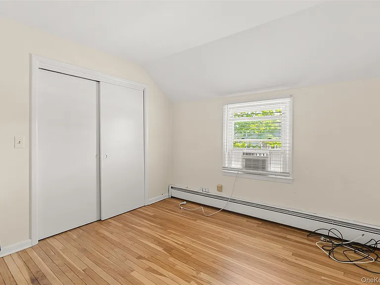 217 Greeley Ave — Photo 10