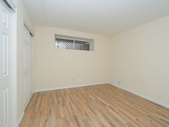 3rd image of 563 Bloomingdale Rd