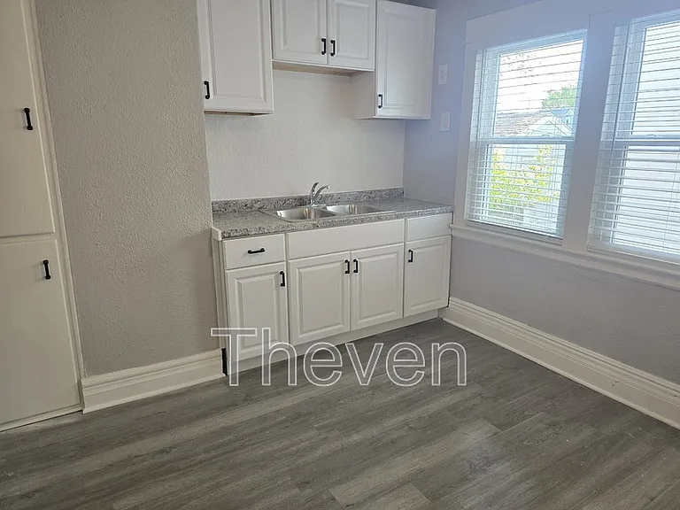 97 Davidson Ave — Photo 6