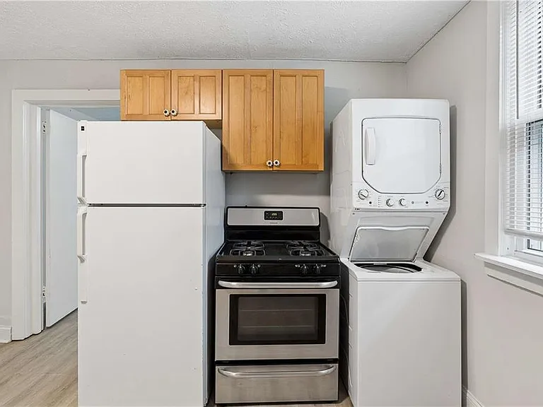 652 Bryan St SE #A — Photo 6