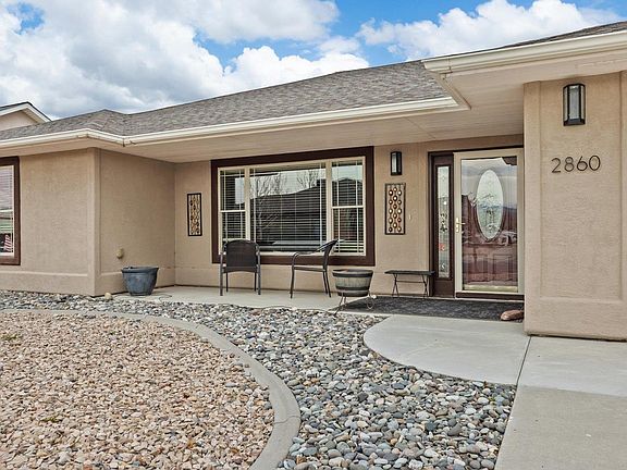 3rd image of 2860 Yarrow Dr