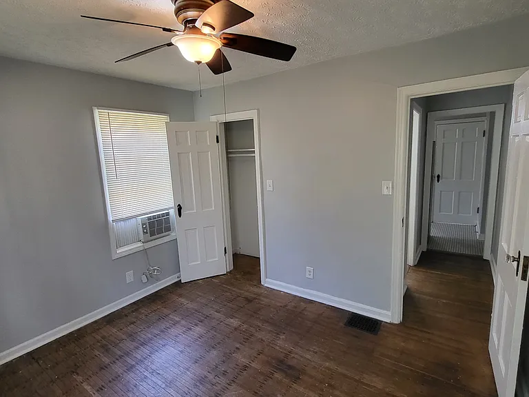 224 N Tacoma Ave #B — Photo 7