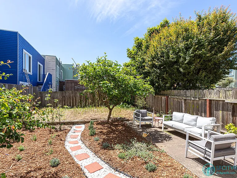 2017 Judah St — Photo 16