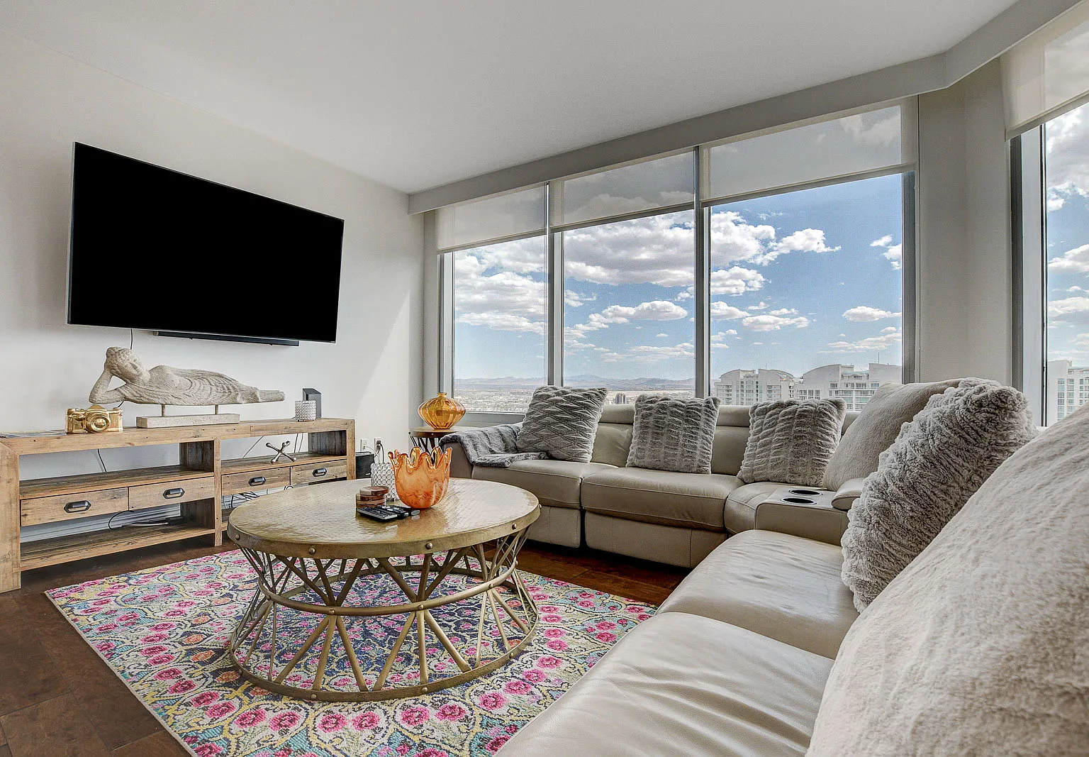 2 bed, 1399 sqft, $4,400 — Photo 3