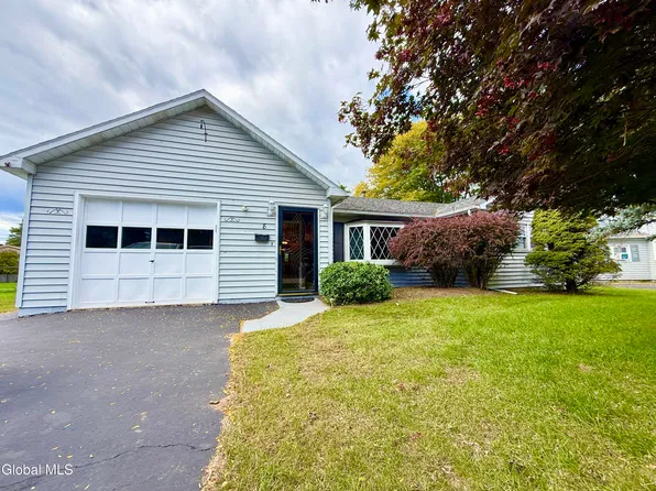 8 Martingale Drive, Albany, NY 12205