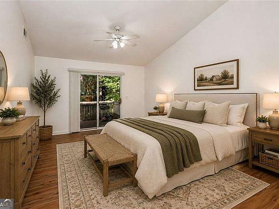 3rd image of 129 Jacobs Way APT B