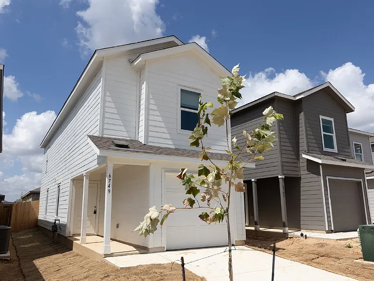 6749 Marble Rdg — Photo 2