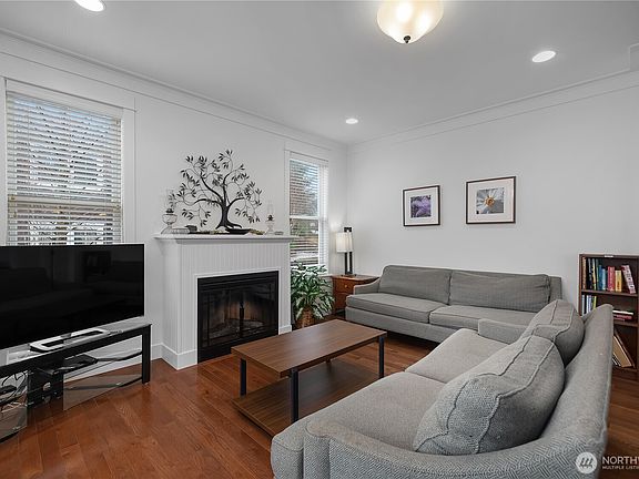 4th image of 267 Compass Street