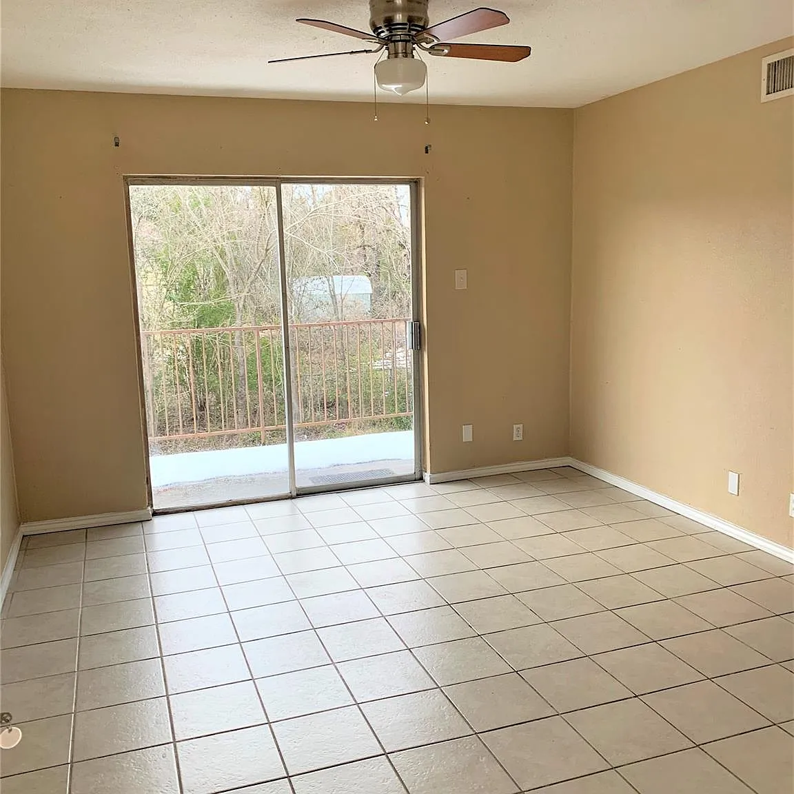 1 bed, 1.0 bath, 4680 sqft, $550 — Photo 4
