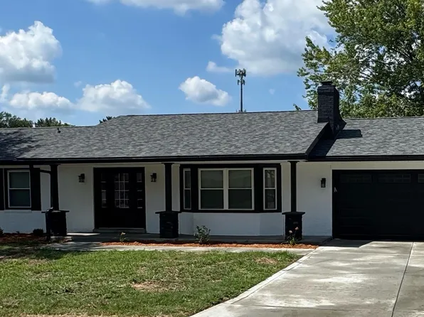 5612 Spring Lake Dr, Evansville, IN 47710