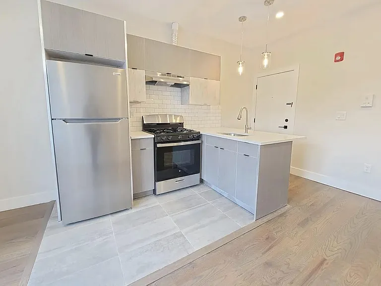 535 Hawthorne Ave #1 — Photo 1