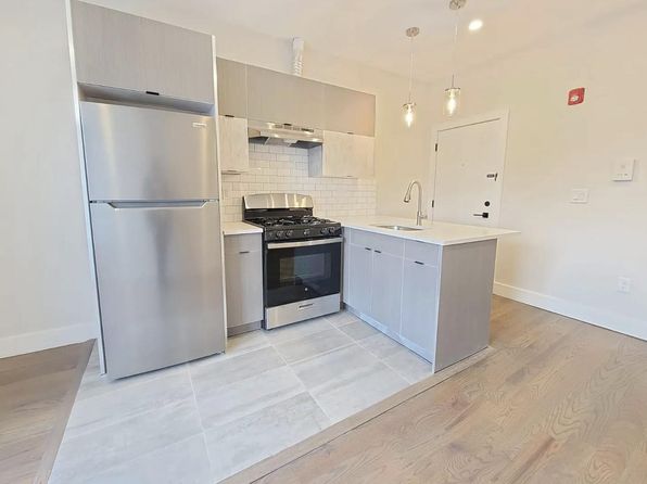 535 Hawthorne Ave Floor 1