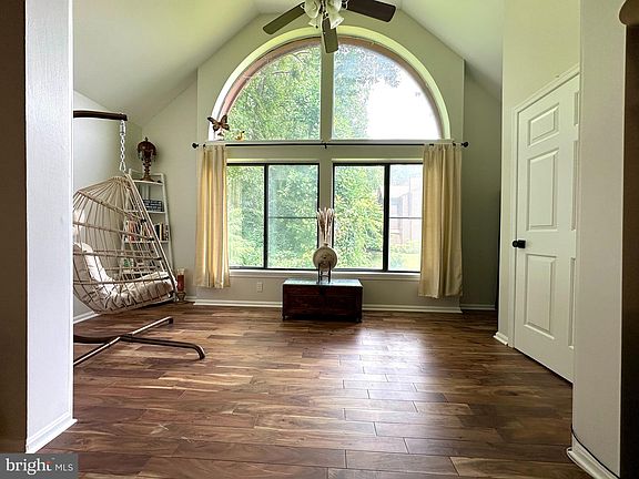 2nd image of 2807 Lee Oaks Ct APT 301