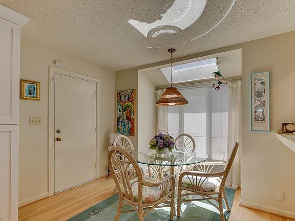 4th image of 8604 Atlantic Ave #B