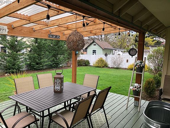 3rd image of 1720 SE 163rd Pl