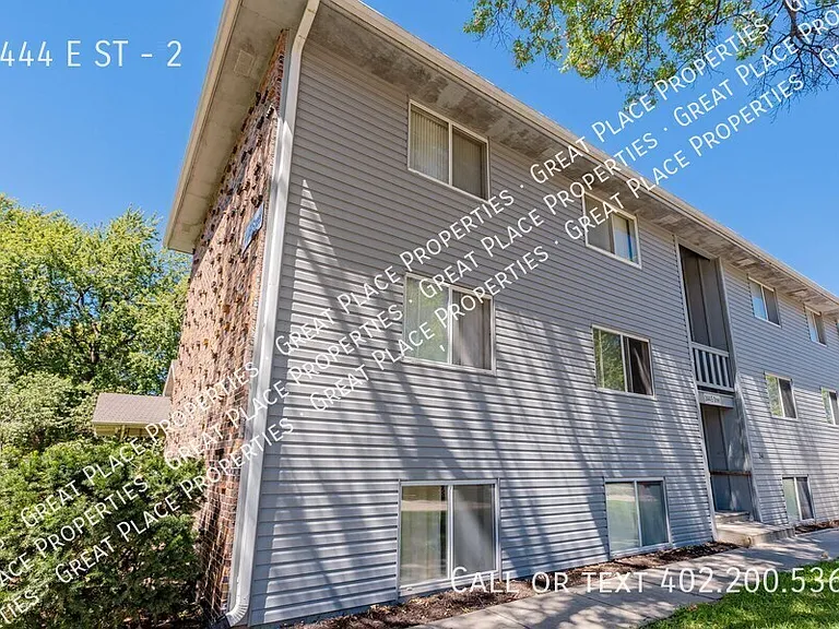 2444 E St #2 — Photo 36
