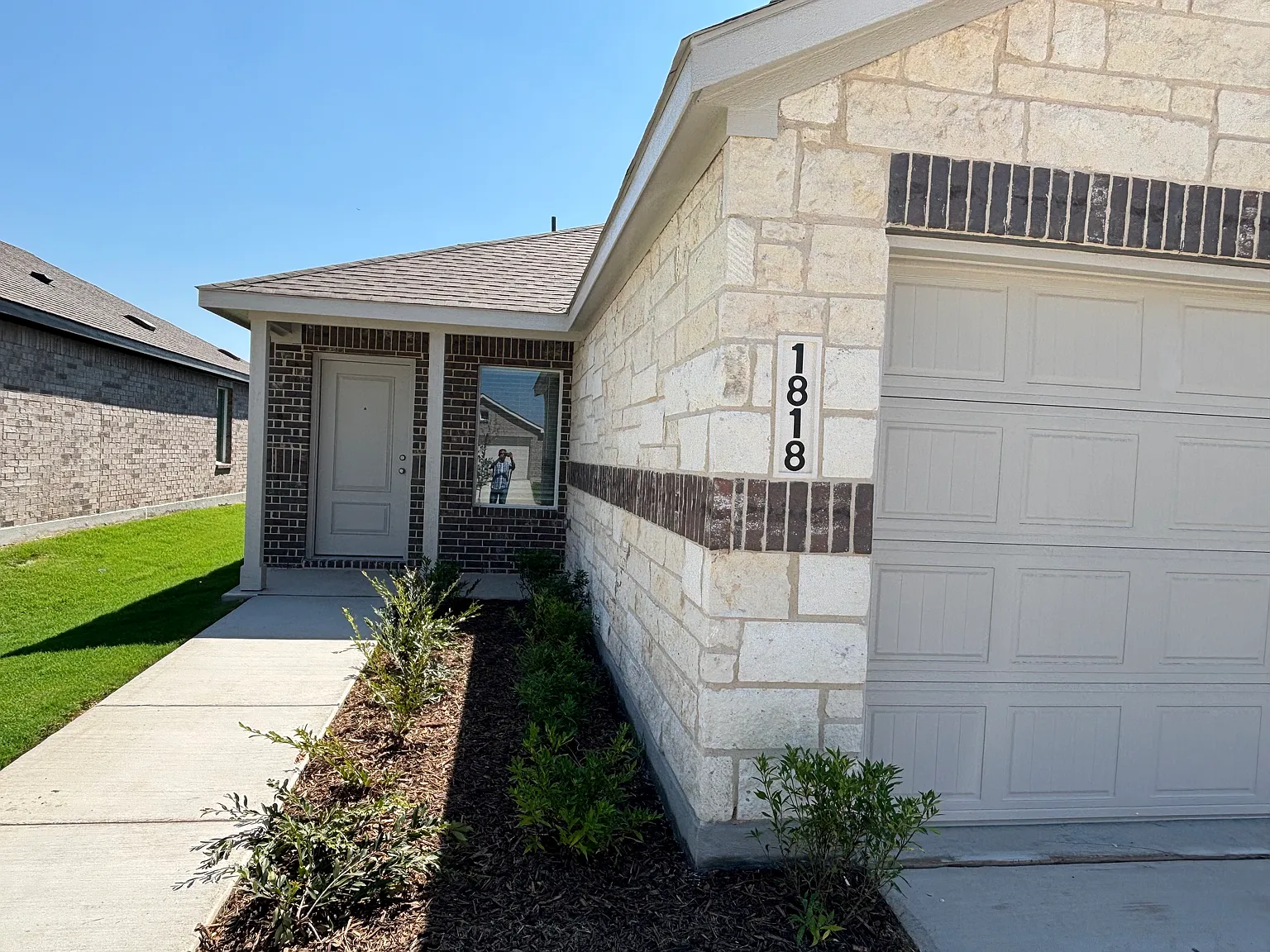 3 bed, 1400 sqft, $2,200 — Photo 3