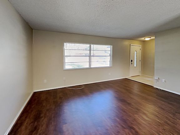 3rd image of 410 Eagle Cir