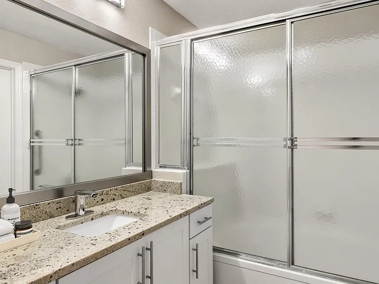 Modern bathroom vanity