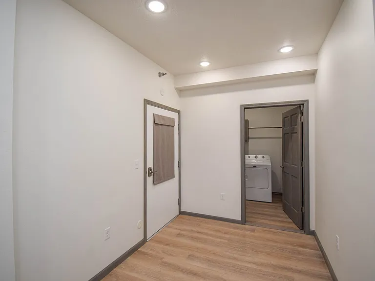 7446 S Louise Ave #101 — Photo 2