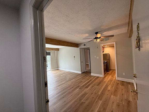 3rd image of 175 Malabu Dr APT 60
