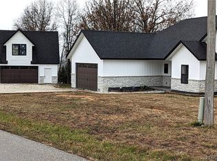 71 Twisted Oaks Dr, Camdenton, MO 65020