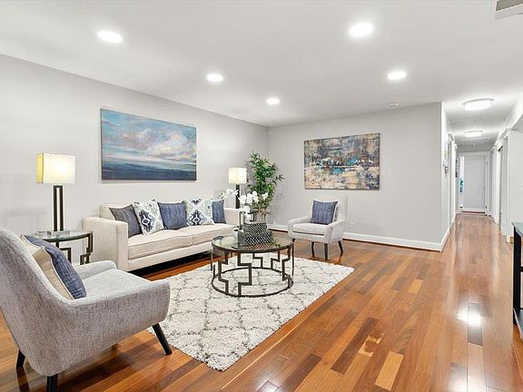 3rd image of 5720 Croydon Ave