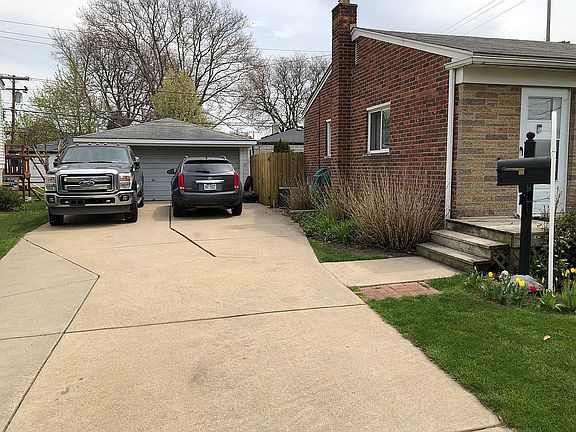 3rd image of 8812 Hubbard St