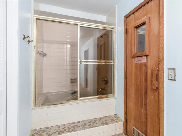 1705 Harmon Cove Tower image 27 of 49