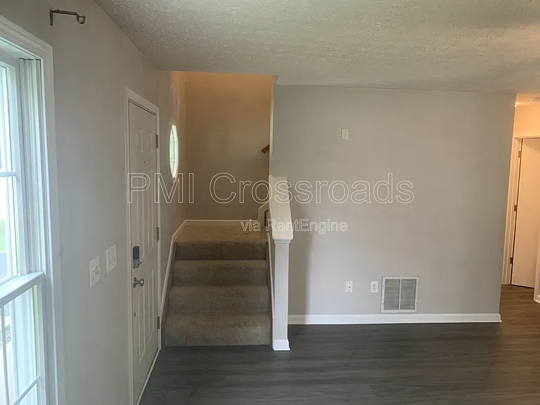 8620 Olenbrook Dr — Photo 27
