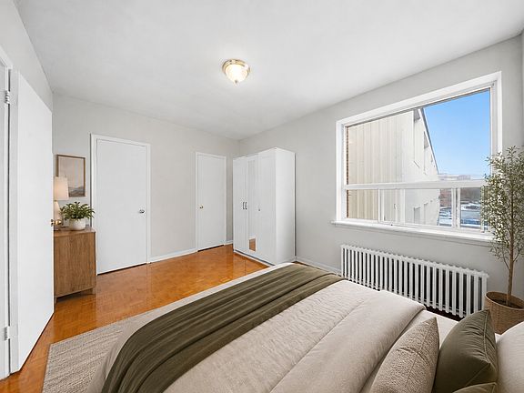 4th image of 1617 Victoria Park Ave #214