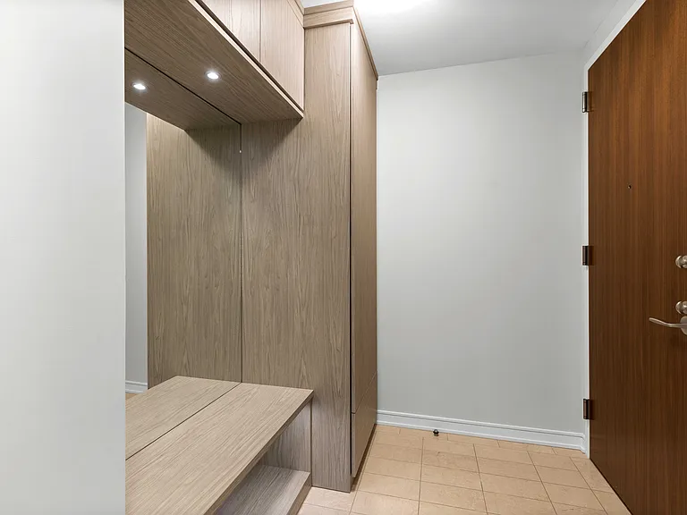 580 Washington St #1002 — Photo 12