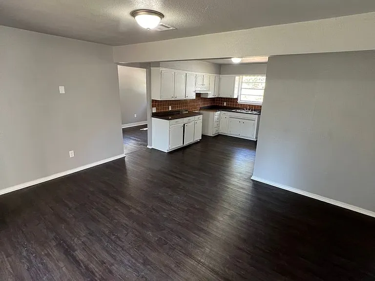1250 Hawkins St — Photo 12