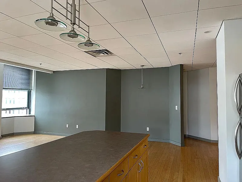 1 bed, 1.0 bath, 1066 sqft, $1,690 — Photo 2