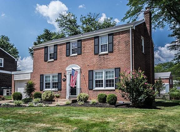 3 BR, 1.5 BA Fairfax charmer w/family rm addition!