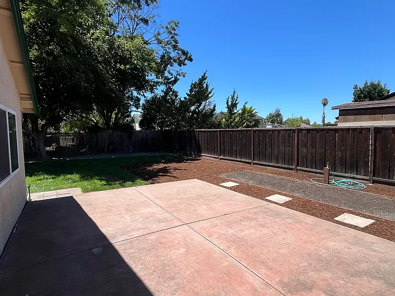 1522 Rhododendron Dr — Photo 10