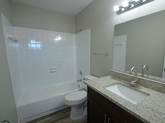 3rd image of 3922 Crayrich Cir #C