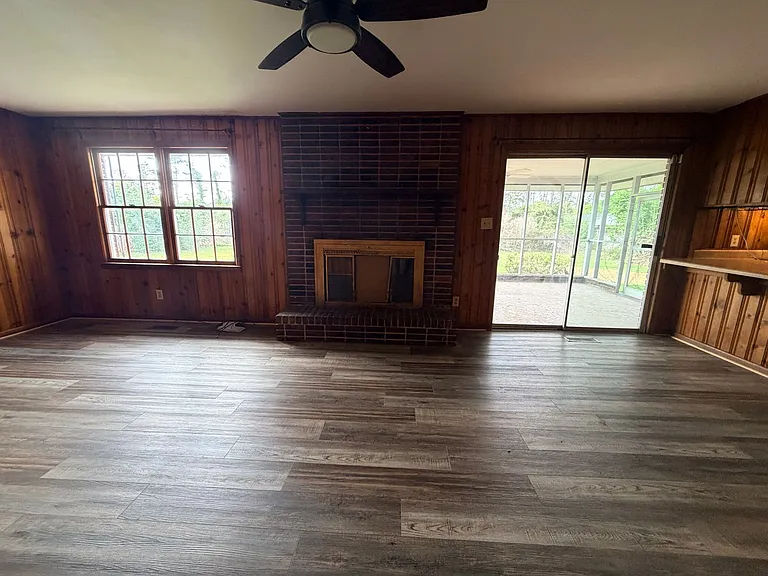 1002 W Alden Ave — Photo 36