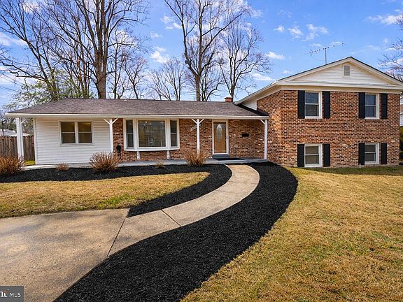 2nd image of 2829 Vixen Ln