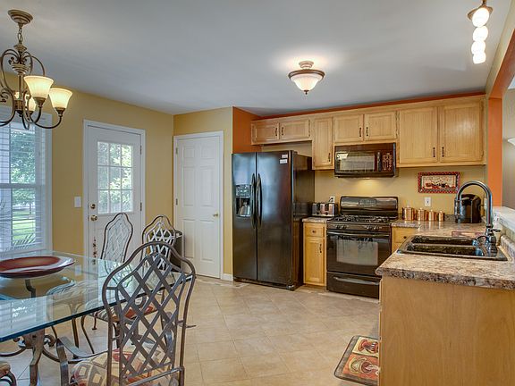5th image of 2805 Kaye Dr