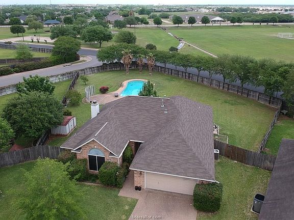 5th image of 3702 Chantal Cir